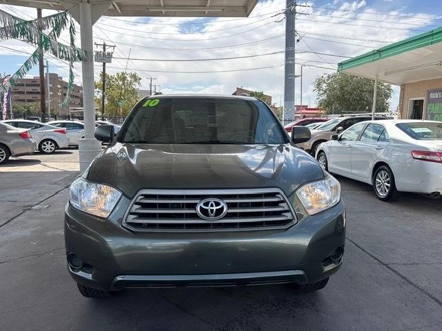 Toyota Highlander Base 4WD 2010