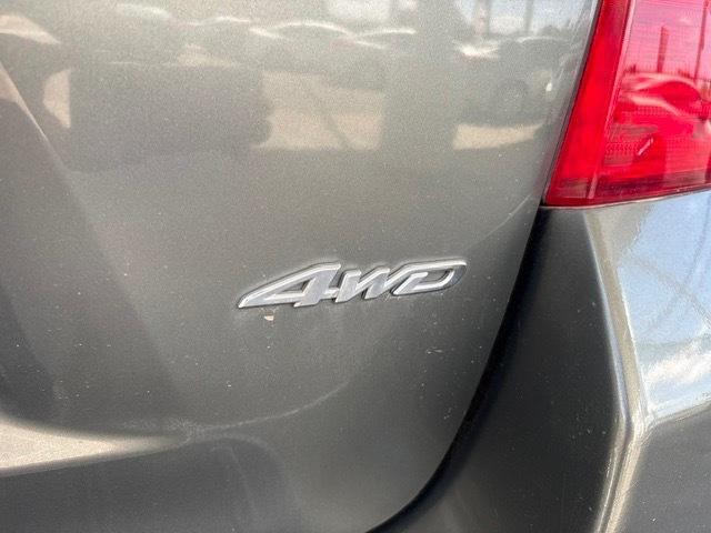 Toyota Highlander Base 4WD 2010