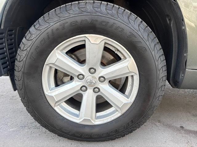 Toyota Highlander Base 4WD 2010