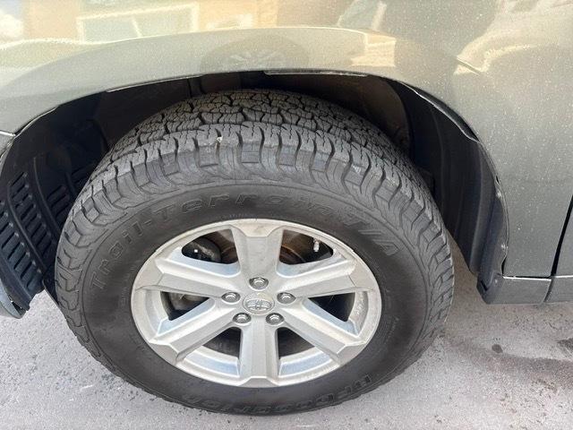 Toyota Highlander Base 4WD 2010