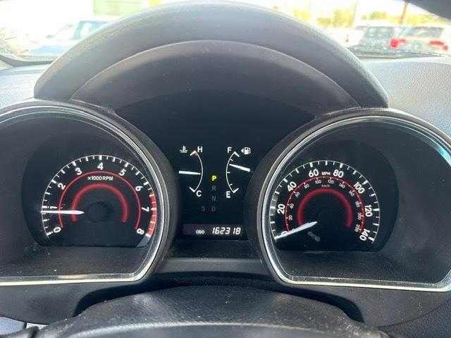 Toyota Highlander Base 4WD 2010
