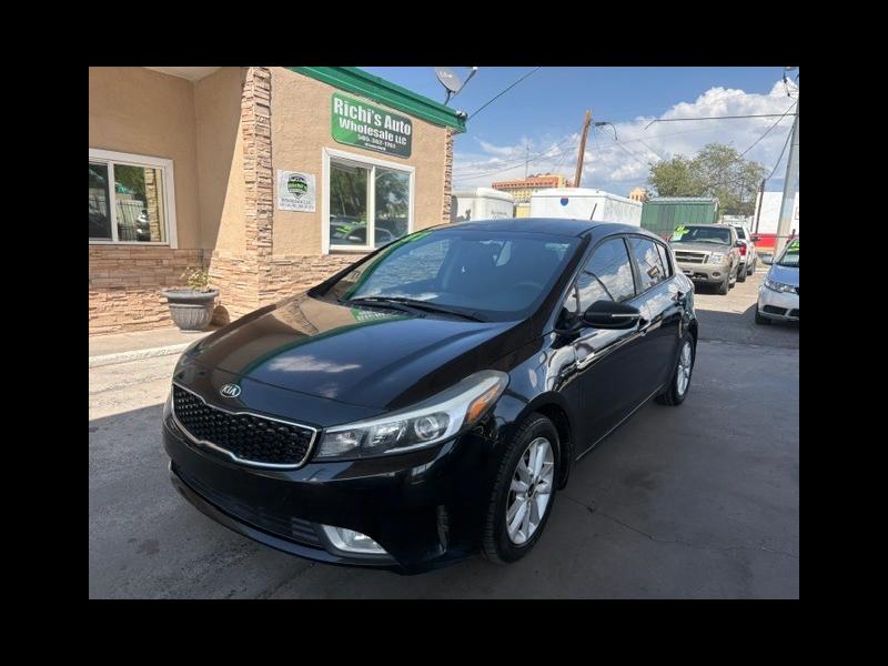 2017 Kia Forte 5-Door LX