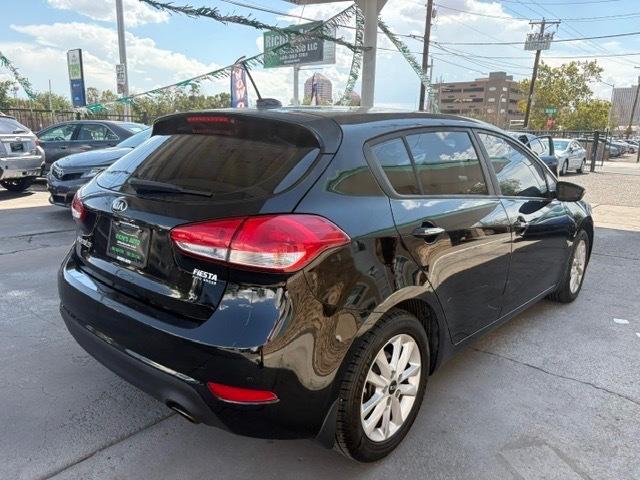 Kia Forte 5-Door LX 2017