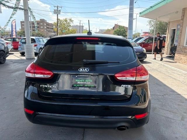 Kia Forte 5-Door LX 2017