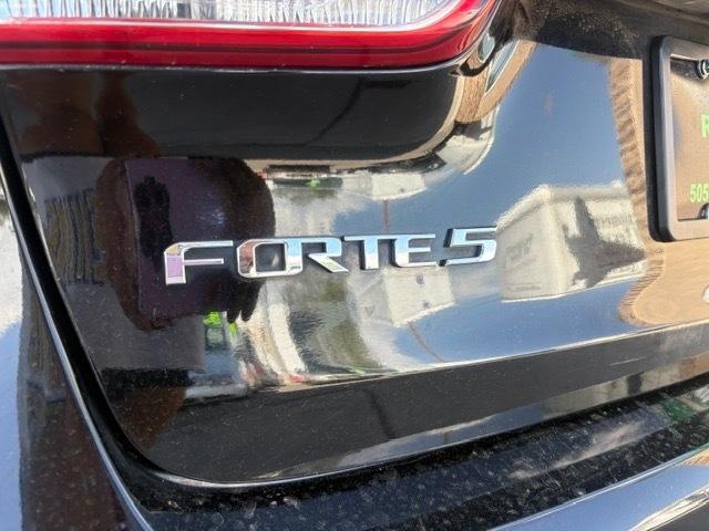 Kia Forte 5-Door LX 2017