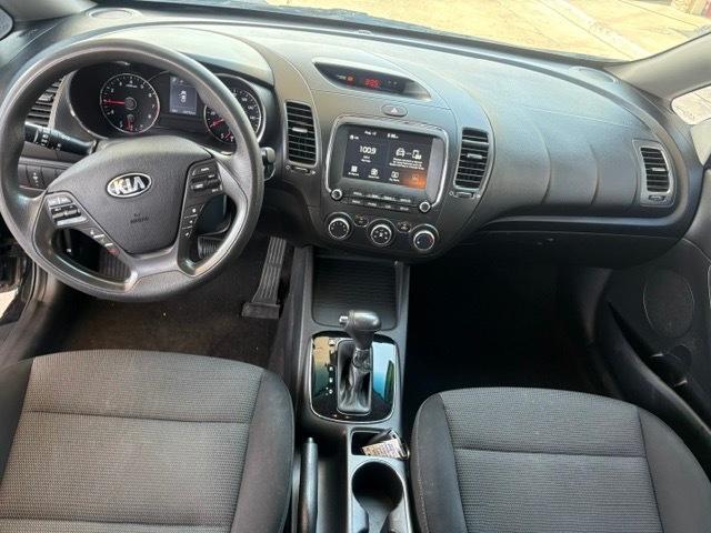 Kia Forte 5-Door LX 2017