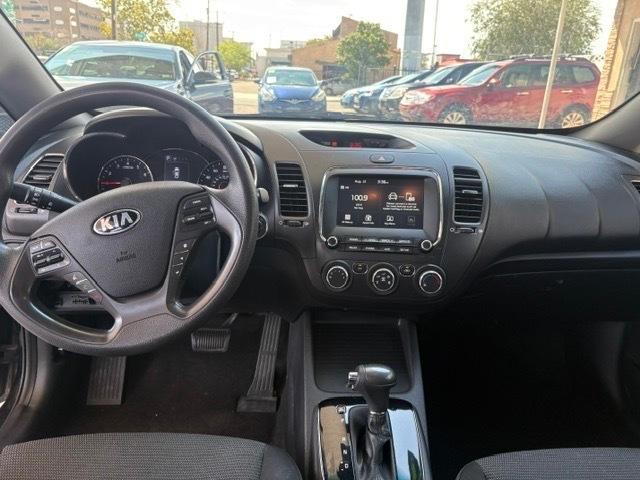 Kia Forte 5-Door LX 2017