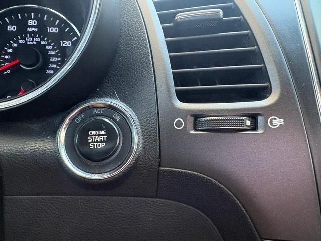 Kia Forte 5-Door LX 2017
