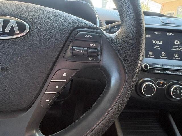 Kia Forte 5-Door LX 2017