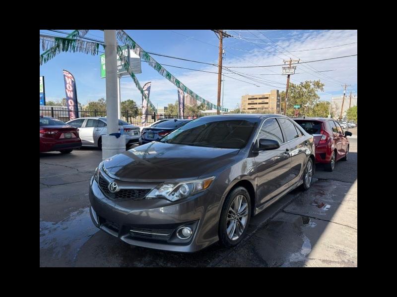 Toyota Camry XLE V6 2014