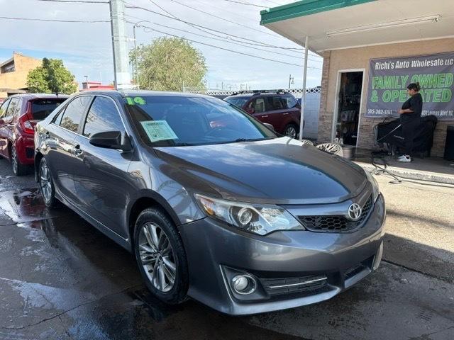 Toyota Camry XLE V6 2014