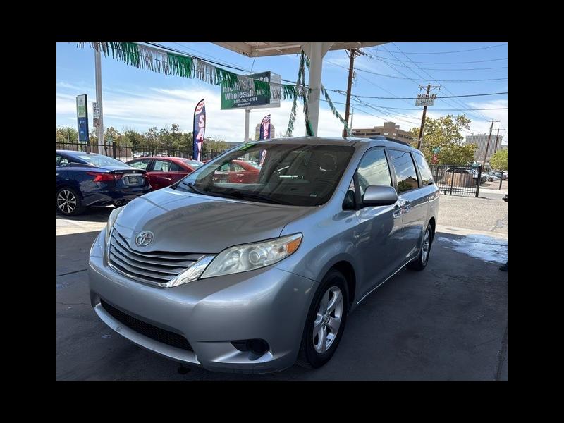 2017 Toyota Sienna LE 8-Passenger