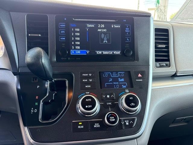 Toyota Sienna LE 8-Passenger 2017