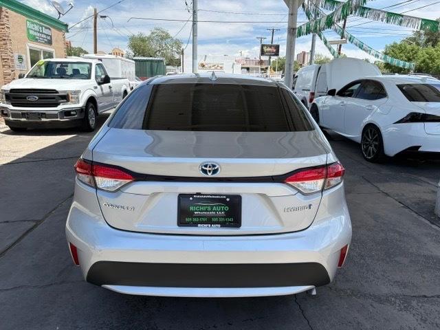 Toyota Corolla LE Hybrid 2020