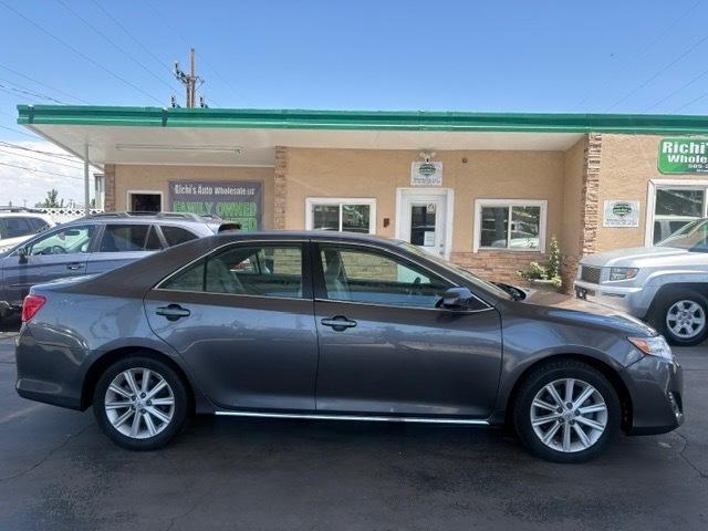 Toyota Camry Hybrid XLE 2014