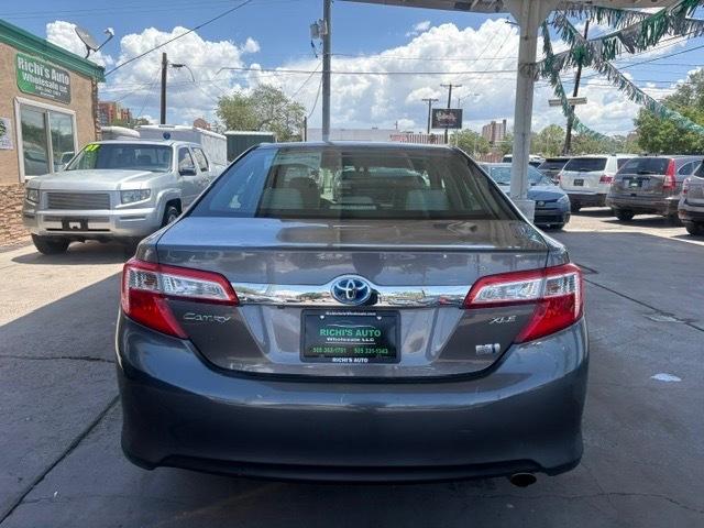 Toyota Camry Hybrid XLE 2014