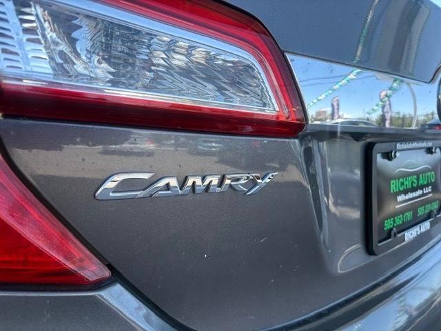 Toyota Camry Hybrid XLE 2014