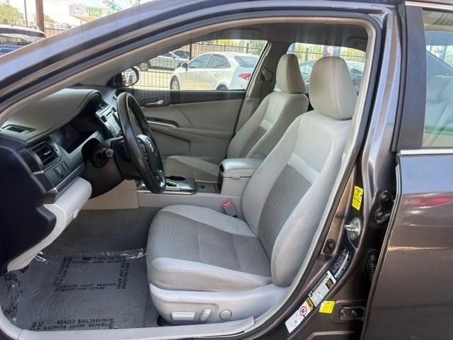 Toyota Camry Hybrid XLE 2014