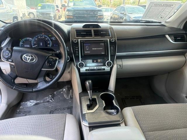 Toyota Camry Hybrid XLE 2014