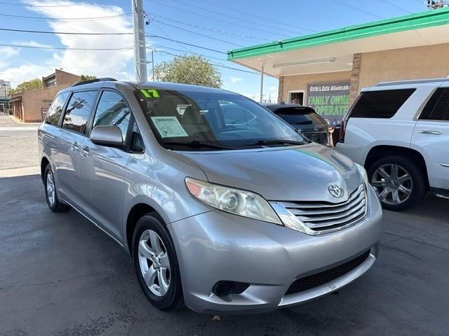 Toyota Sienna LE 8-Passenger 2017