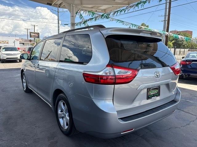 Toyota Sienna LE 8-Passenger 2017