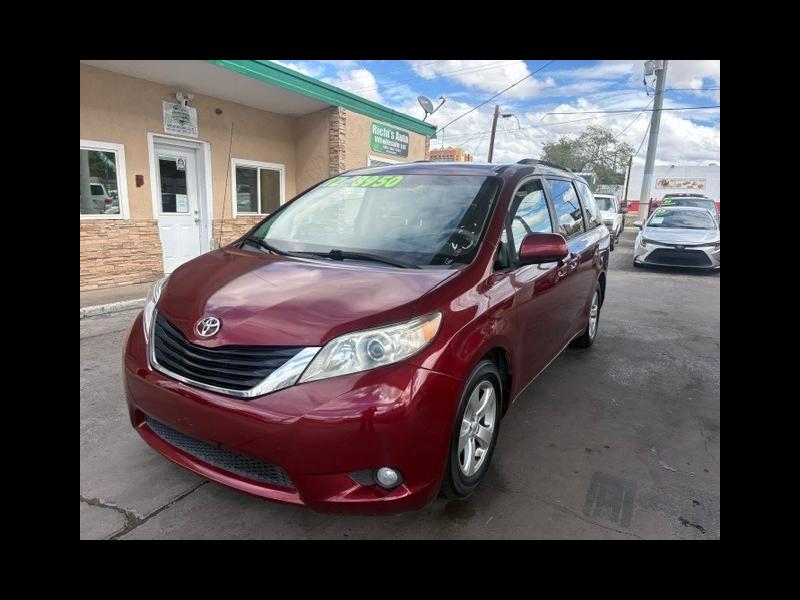 Toyota Sienna LE FWD 8-Passenger V6 2012
