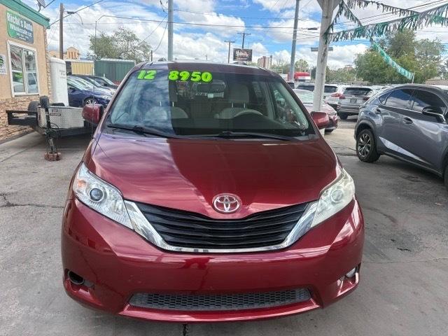 Toyota Sienna LE FWD 8-Passenger V6 2012