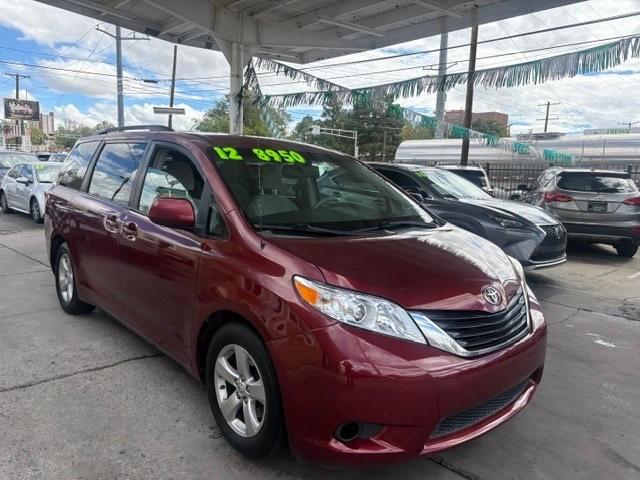 Toyota Sienna LE FWD 8-Passenger V6 2012