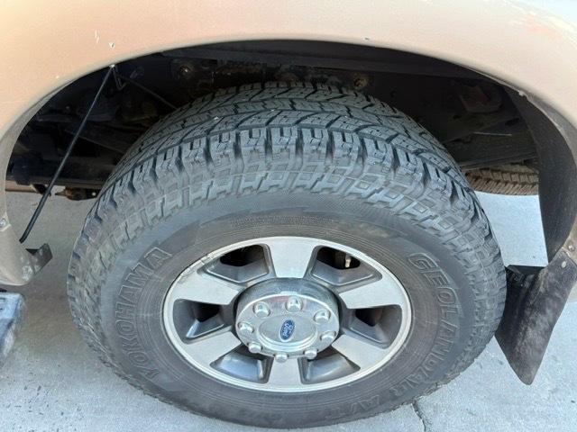 Ford F-250 SD Lariat 2WD 2011