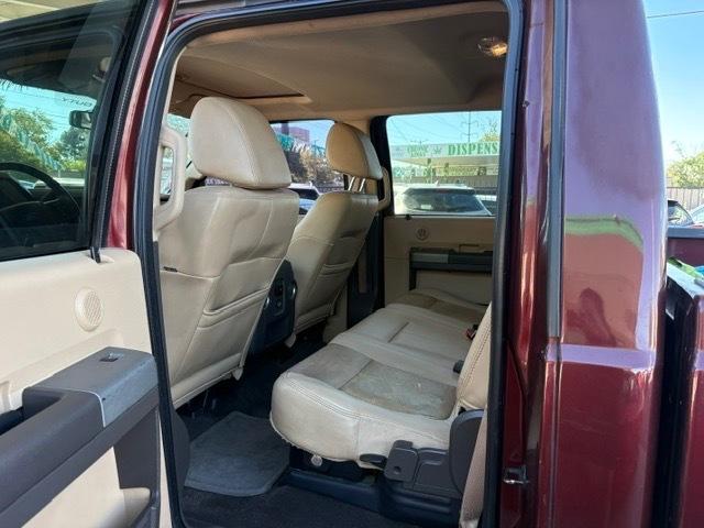 Ford F-250 SD Lariat 2WD 2011