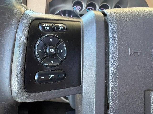 Ford F-250 SD Lariat 2WD 2011