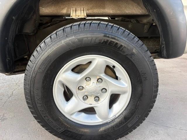 Toyota Tacoma PreRunner Double Cab V6 2WD 2004