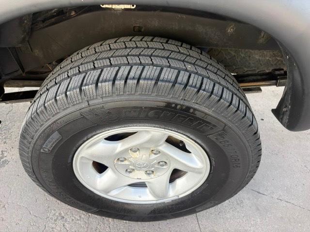 Toyota Tacoma PreRunner Double Cab V6 2WD 2004