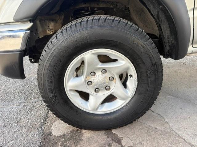 Toyota Tacoma PreRunner Double Cab V6 2WD 2004