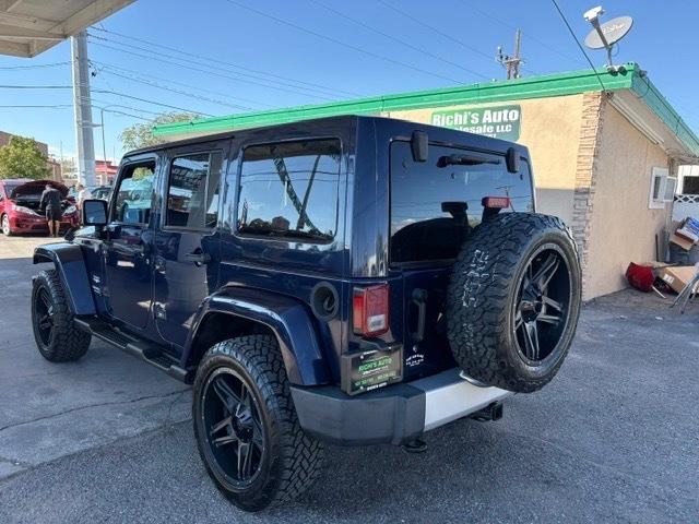 Jeep Wrangler Unlimited Sahara 4WD 2013