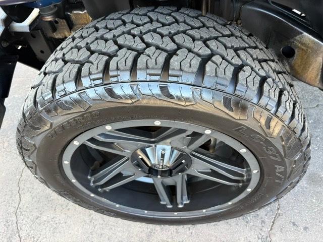Jeep Wrangler Unlimited Sahara 4WD 2013