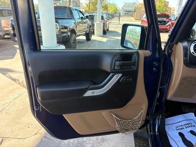 Jeep Wrangler Unlimited Sahara 4WD 2013