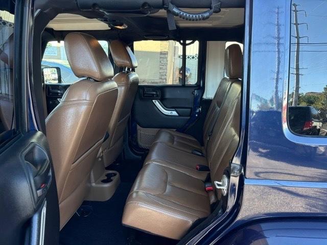 Jeep Wrangler Unlimited Sahara 4WD 2013