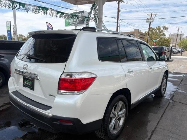 Toyota Highlander Limited 4WD 2011