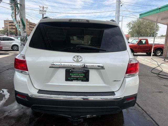 Toyota Highlander Limited 4WD 2011