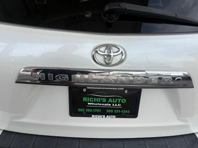 Toyota Highlander Limited 4WD 2011