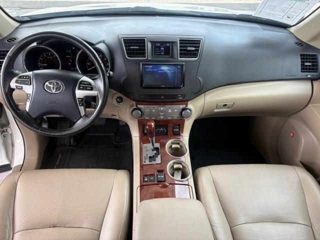 Toyota Highlander Limited 4WD 2011