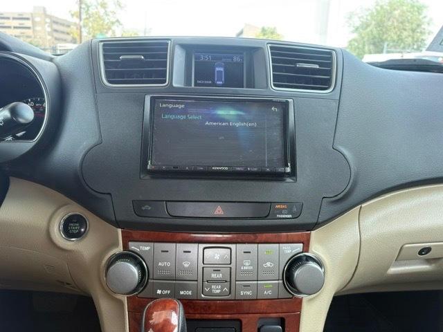 Toyota Highlander Limited 4WD 2011