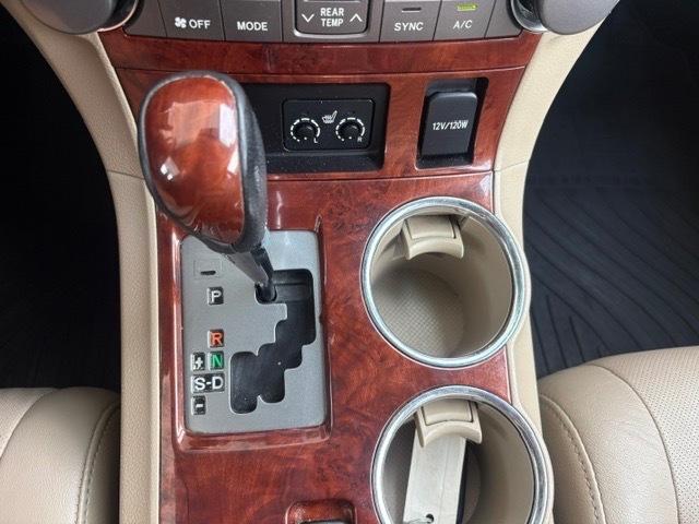 Toyota Highlander Limited 4WD 2011