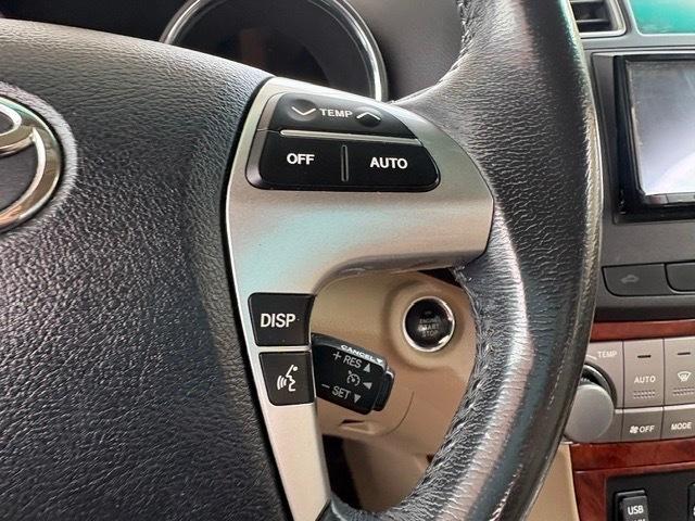 Toyota Highlander Limited 4WD 2011