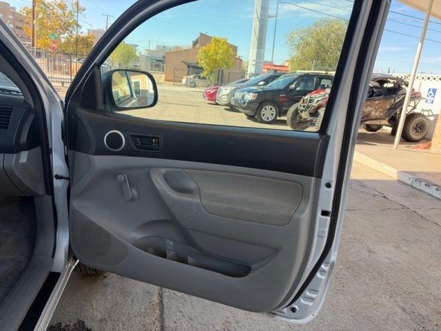 Toyota Tacoma Regular Cab 2WD 2006