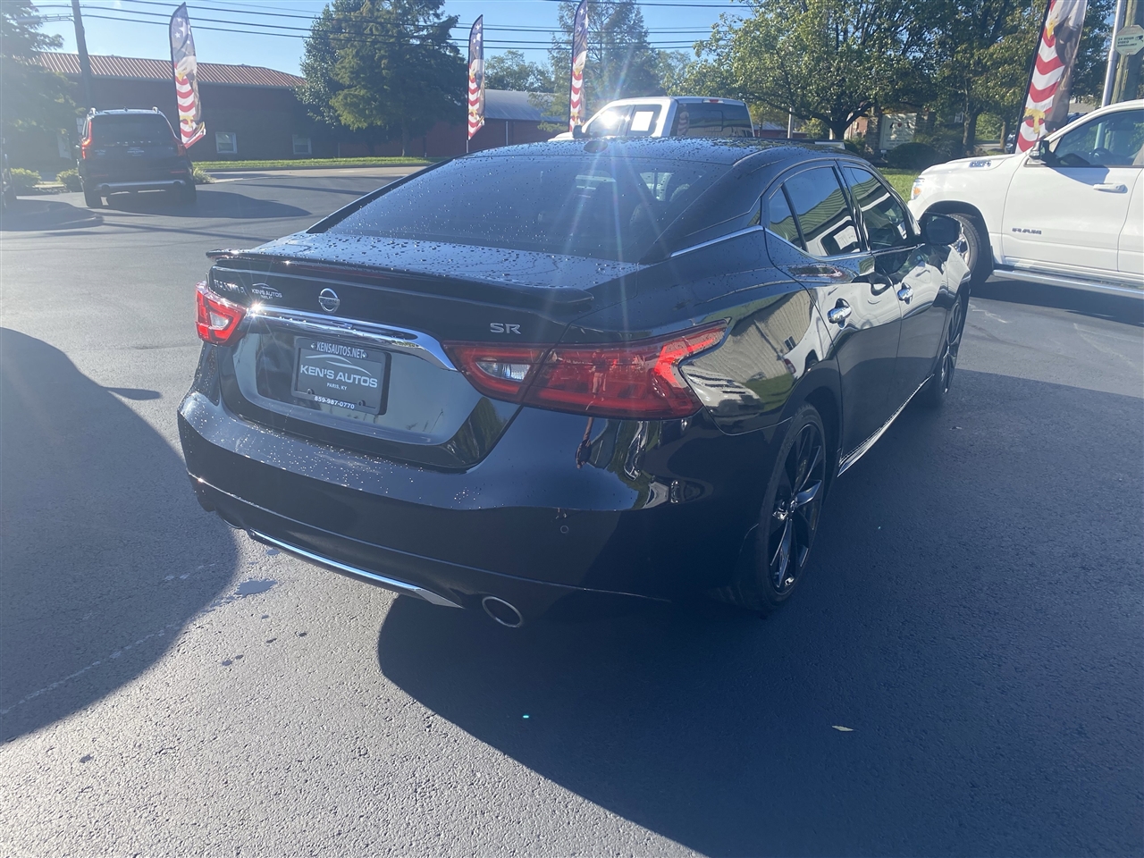 2017 Nissan Maxima SR photo 4