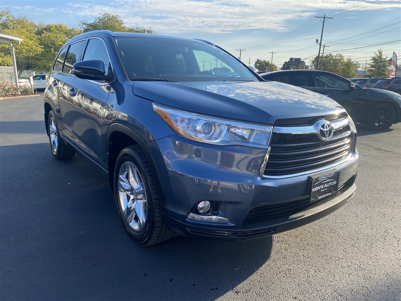 2016 Toyota Highlander Base Hybrid photo 2
