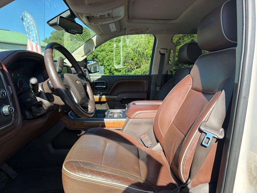 Chevrolet Silverado 1500 4WD Crew Cab 143.5" High Country 2015