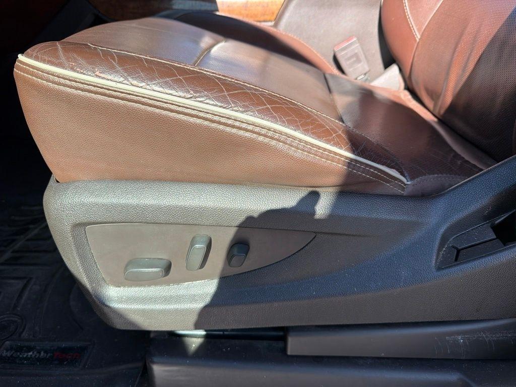 Chevrolet Silverado 1500 4WD Crew Cab 143.5" High Country 2015